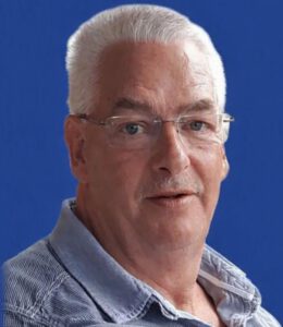 Portraitfoto von Herbert Horeis, einfühlsamer spiritueller Behandler, freundlich und ruhig.